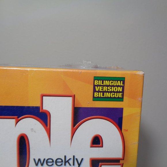 PEOPLE Weekly Magazine New Board Game Bilingual - Picture 2 of 10